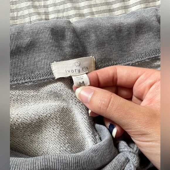 prettygood condition small tear on back shown in picture but not too noticeable - Picture 4 of 4